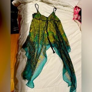 Retro hippy looking top